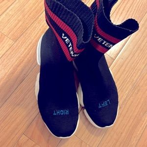 VETEMENTS sock sneakers